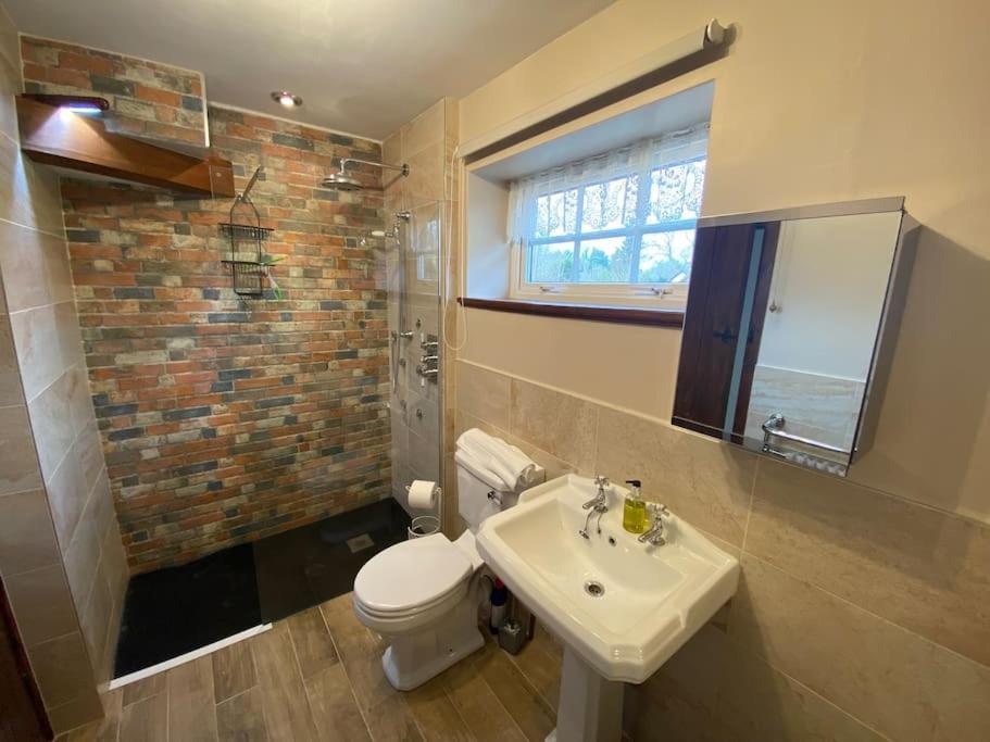 Eco-Friendly Dorset Cottage With Spa Set In Heart Of Countryside Sydling St Nicholas 外观 照片